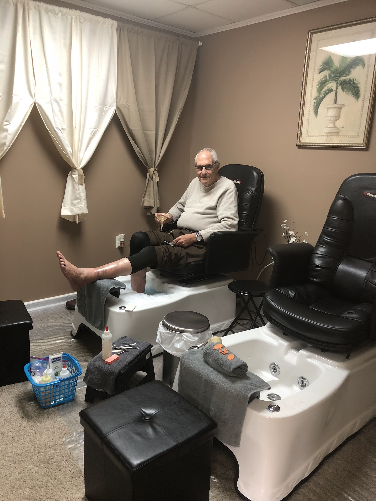 VIP Luxury Nailbar & Footspa LLC nail photo 1